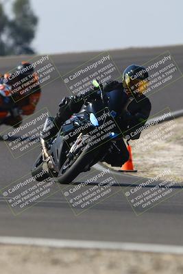 media/Nov-01-2025-TrackDaz (Sat) [[2b4d5192bc]]/B Group/1220pm (Turn 2 Outside)/